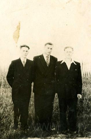 KKE 3697.jpg - Wacław Rudak z kolegami, Krym, grudzień 1956 r.